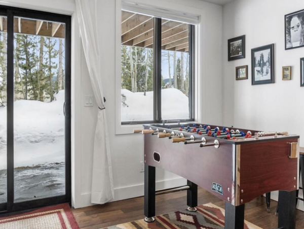 Luxury Peak 8 Ski in ski out 6 bedroom in the heart of Breck!